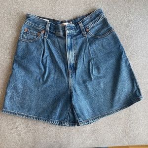 Levi's Ribcage Shorts - 26